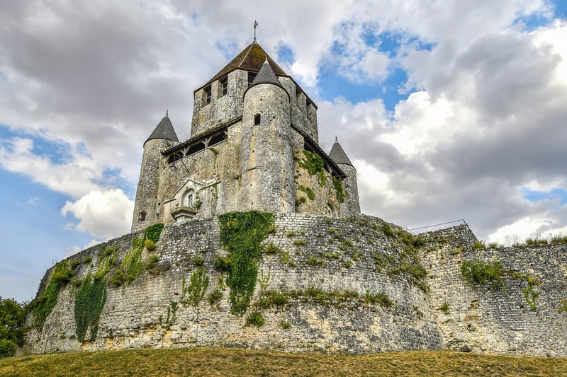 Chivalric Castle